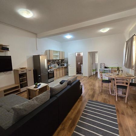 Apartments Roko Pridraga Екстериор снимка