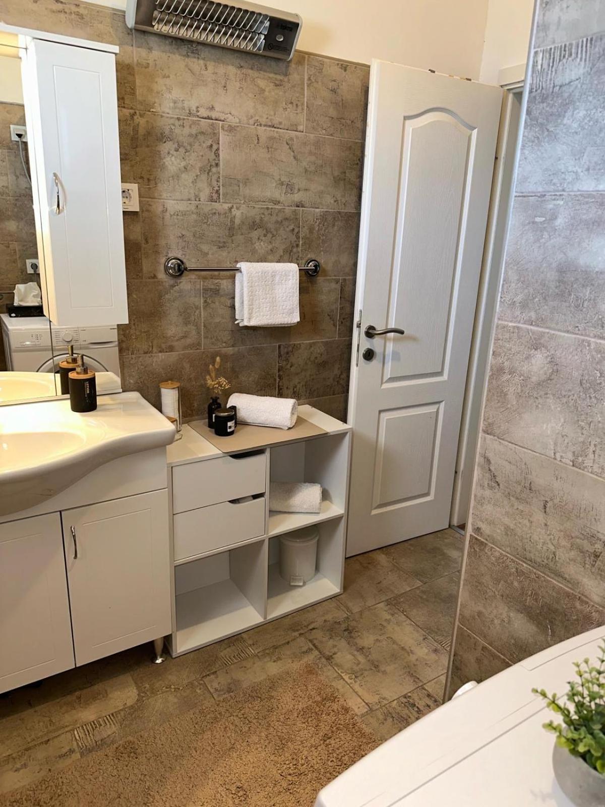 Apartments Roko Pridraga Екстериор снимка