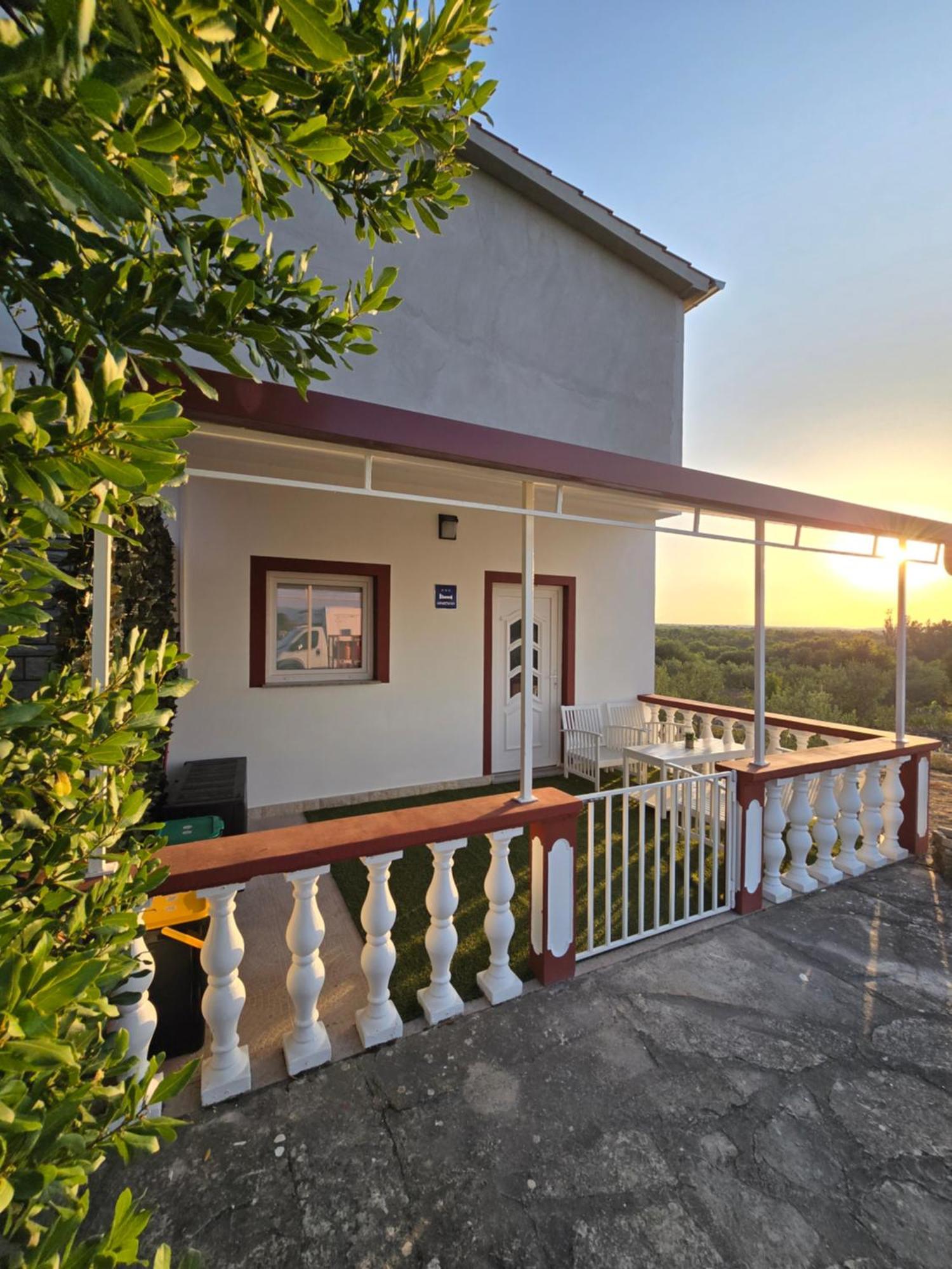 Apartments Roko Pridraga Екстериор снимка